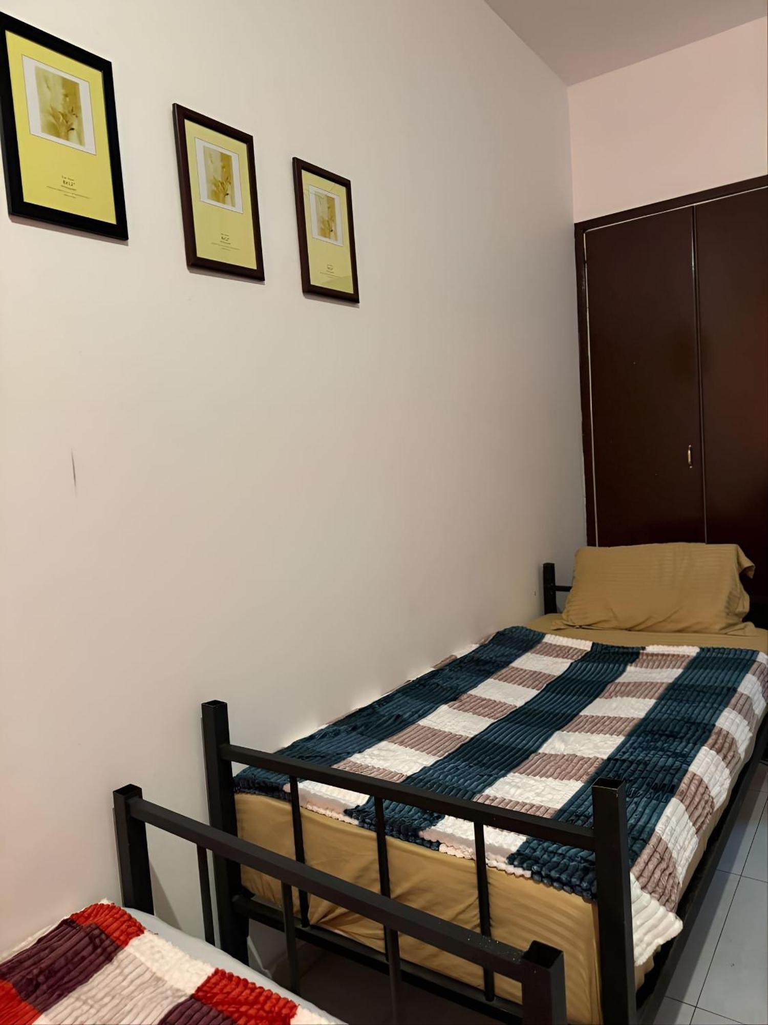 Corniche Street - For Males "Peaceful Bed Space" Abu Dhabi Exterior foto