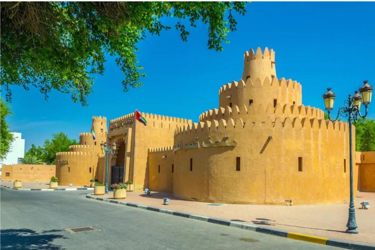 Corniche Street - For Males "Peaceful Bed Space" Abu Dhabi Exterior foto