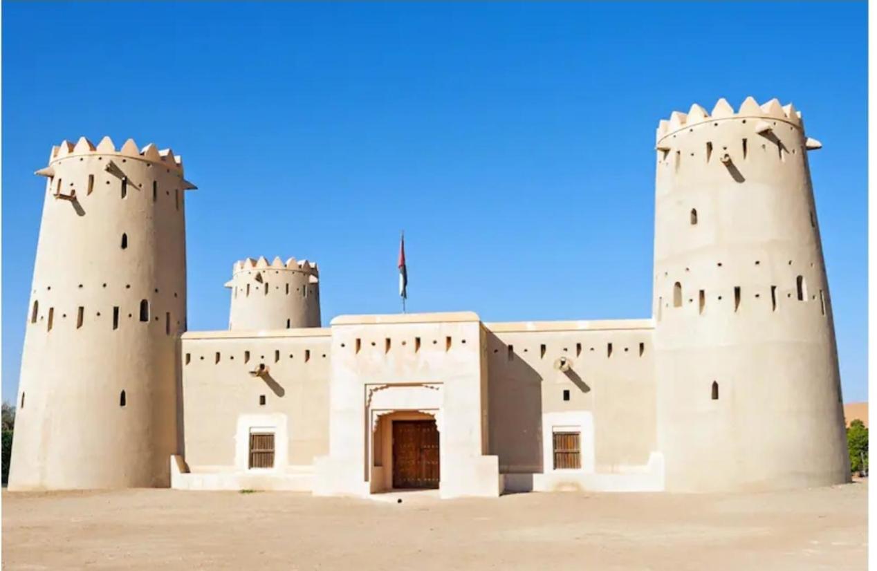 Corniche Street - For Males "Peaceful Bed Space" Abu Dhabi Exterior foto