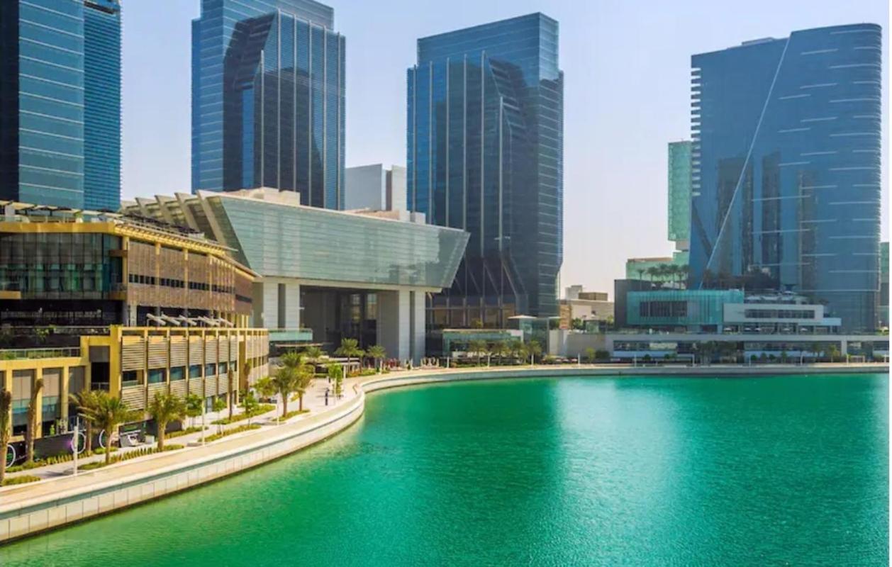 Corniche Street - For Males "Peaceful Bed Space" Abu Dhabi Exterior foto