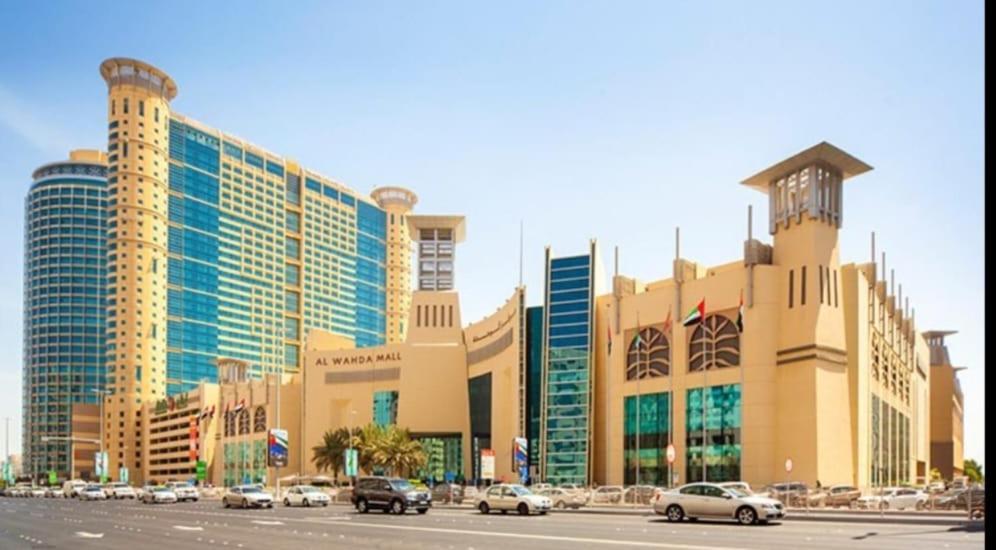 Corniche Street - For Males "Peaceful Bed Space" Abu Dhabi Exterior foto